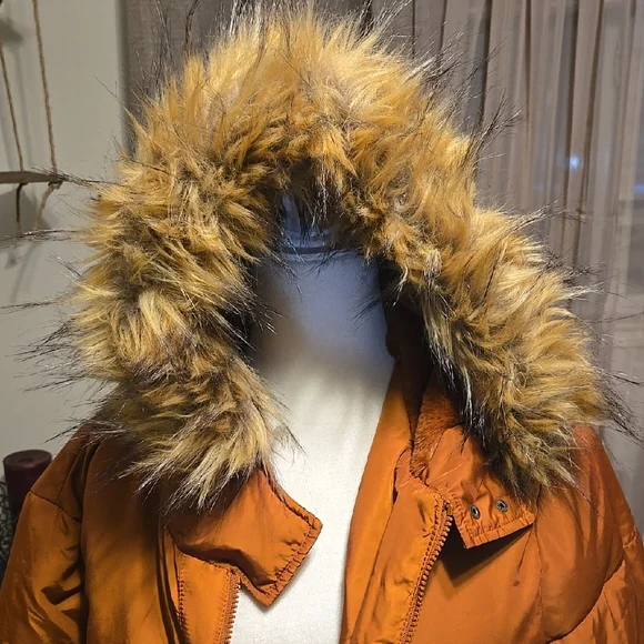 NWT Warm Orange Puffer Jacket with Fur Hood - Picture 3 of 5